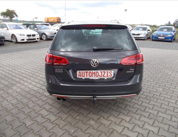 Volkswagen Golf 11