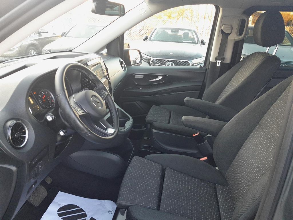 Mercedes-Benz Vito 13