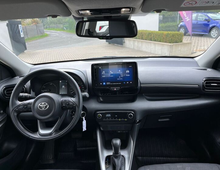 Toyota Yaris 18