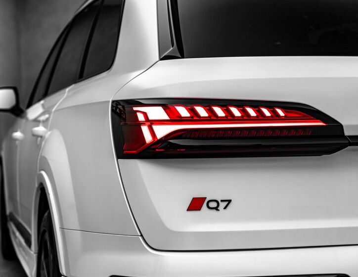 Audi Q7 10