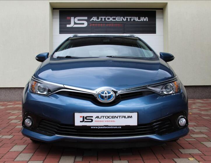 Toyota Auris 4