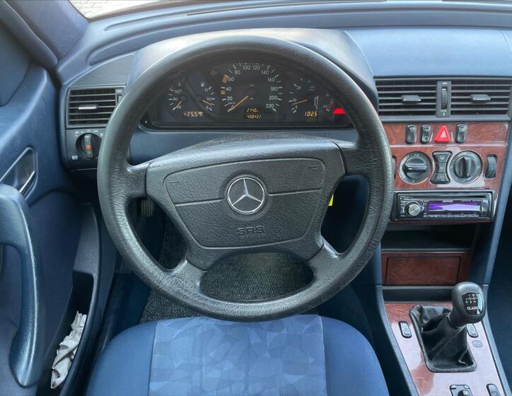 Mercedes-Benz Třídy C 9