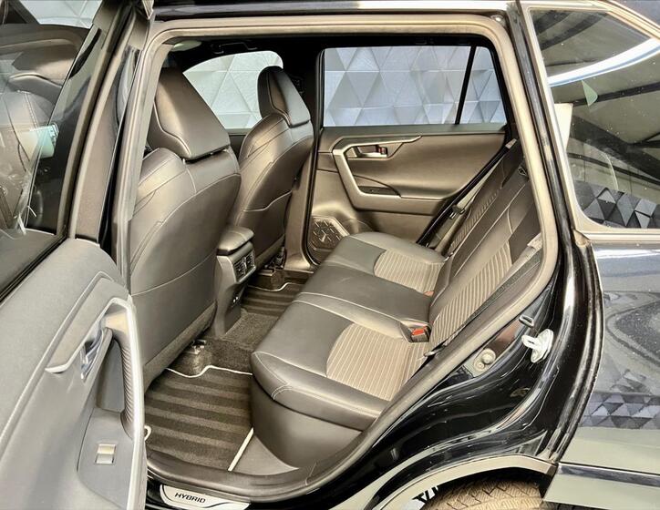 Toyota RAV4 12