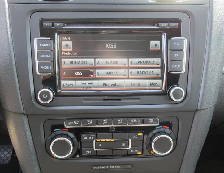 Volkswagen Golf 11