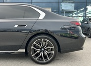BMW i7 10