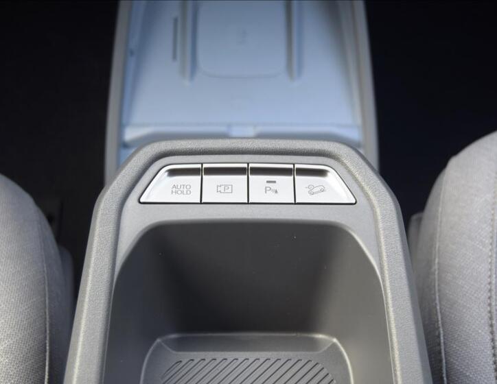KIA EV3 8