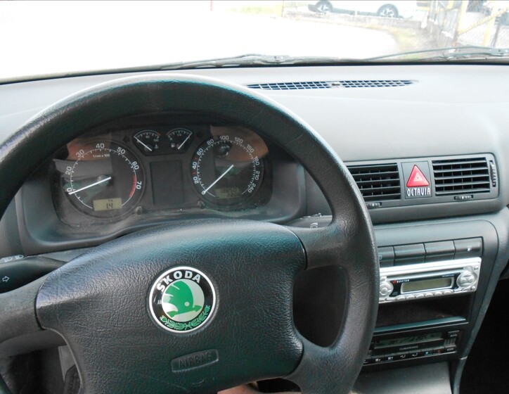 Škoda Octavia 25