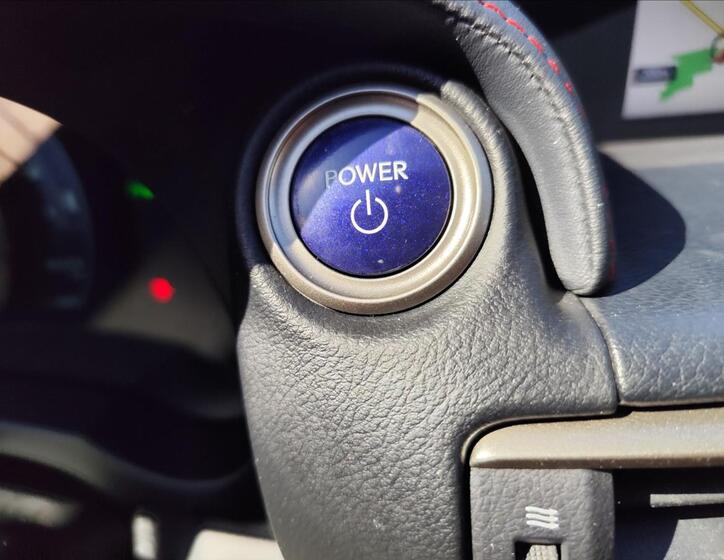 Lexus RC 300h 18