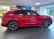 Alfa Romeo Stelvio 4