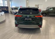 Toyota Highlander 6