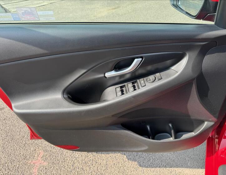 Hyundai i30 19