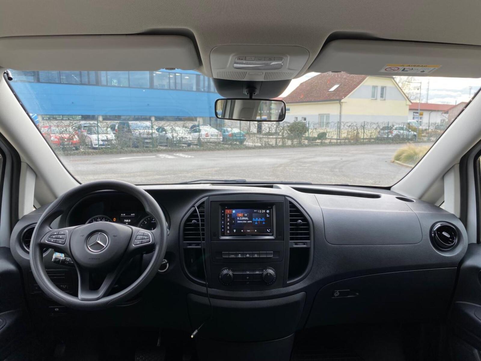Mercedes-Benz Vito 8