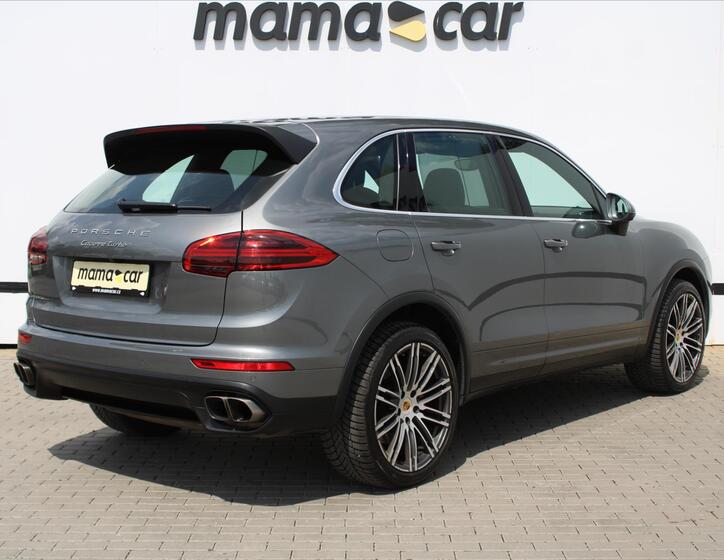 Porsche Cayenne 7