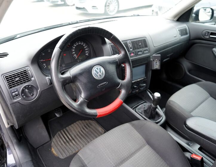 Volkswagen Golf 23