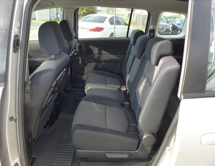 Mazda 5 18