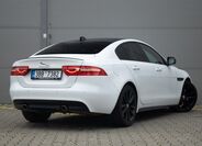 Jaguar XE 7