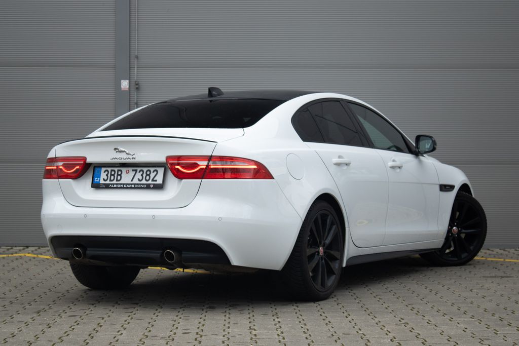 Jaguar XE