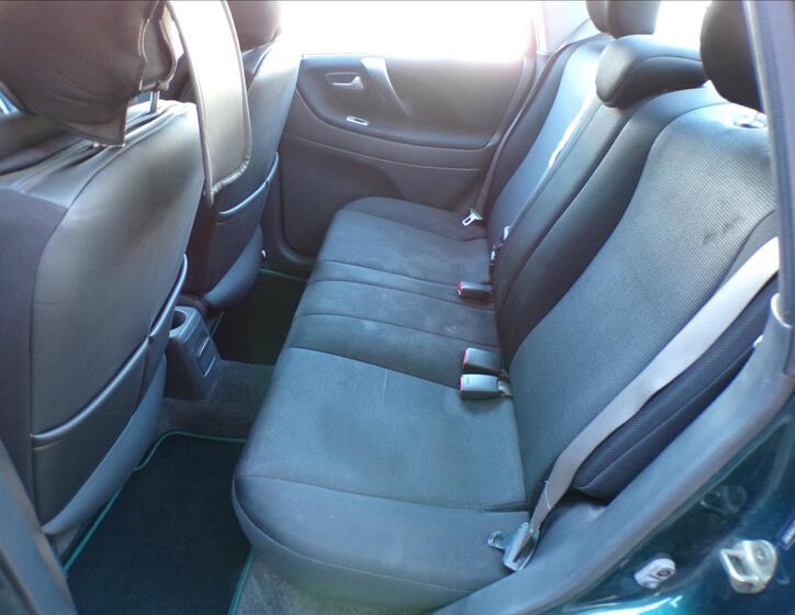 Suzuki Liana 14