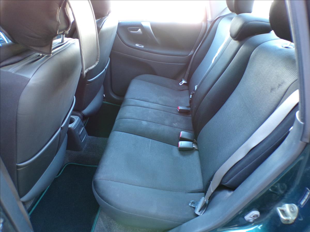 Suzuki Liana