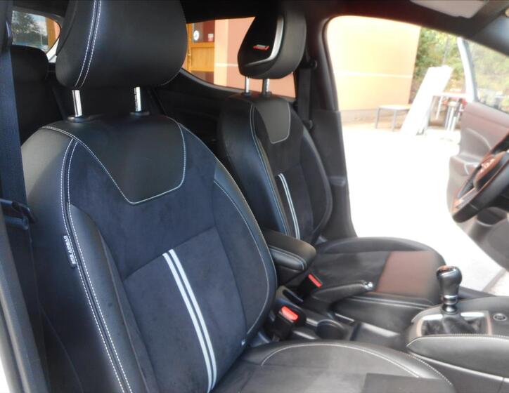Nissan Micra 25