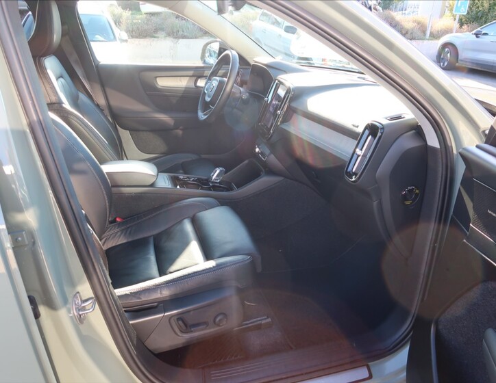 Volvo XC40 13