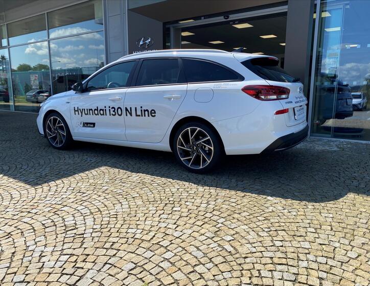 Hyundai i30 4