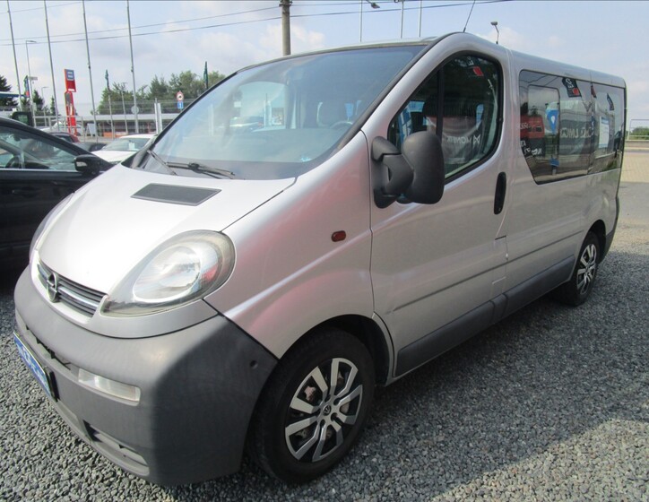 Opel Vivaro 1