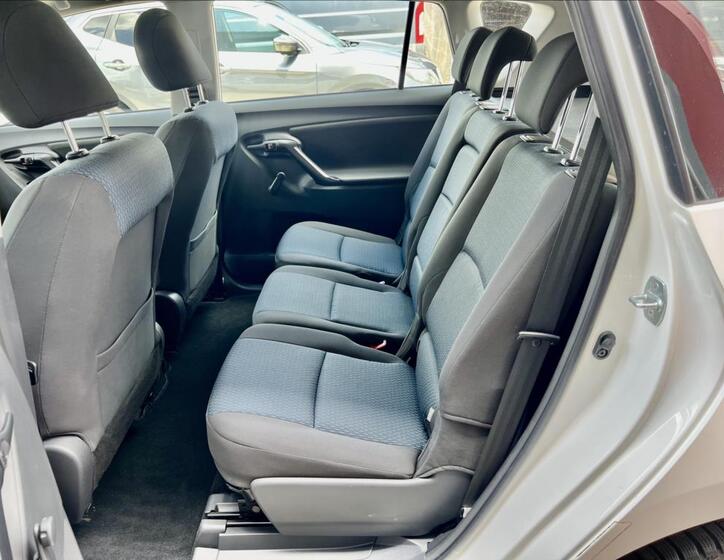 Toyota Verso 12