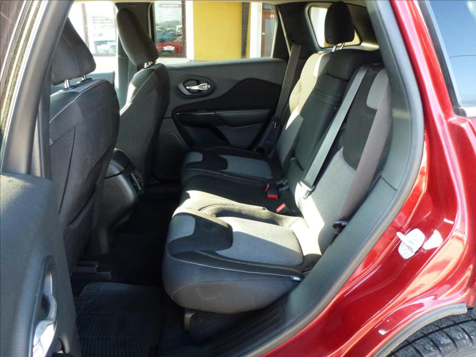 Jeep Cherokee 19