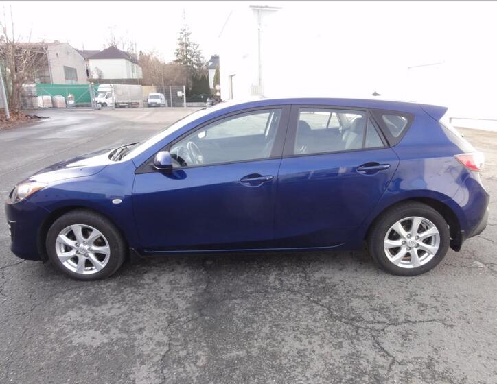 Mazda 3 9