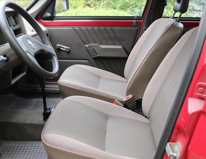 Škoda Favorit 13