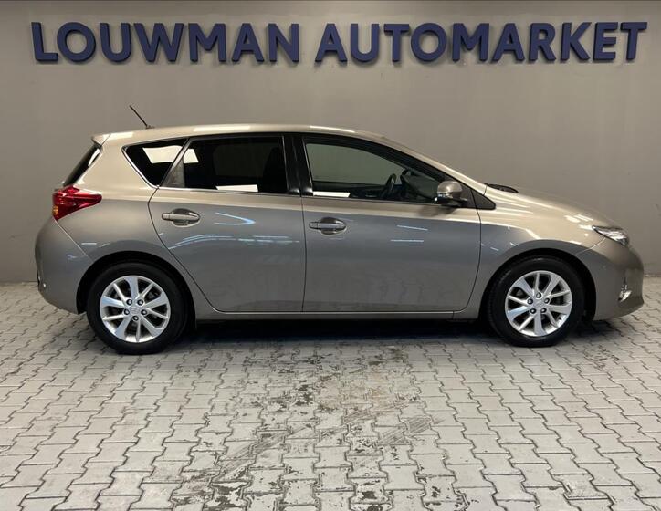 Toyota Auris 16