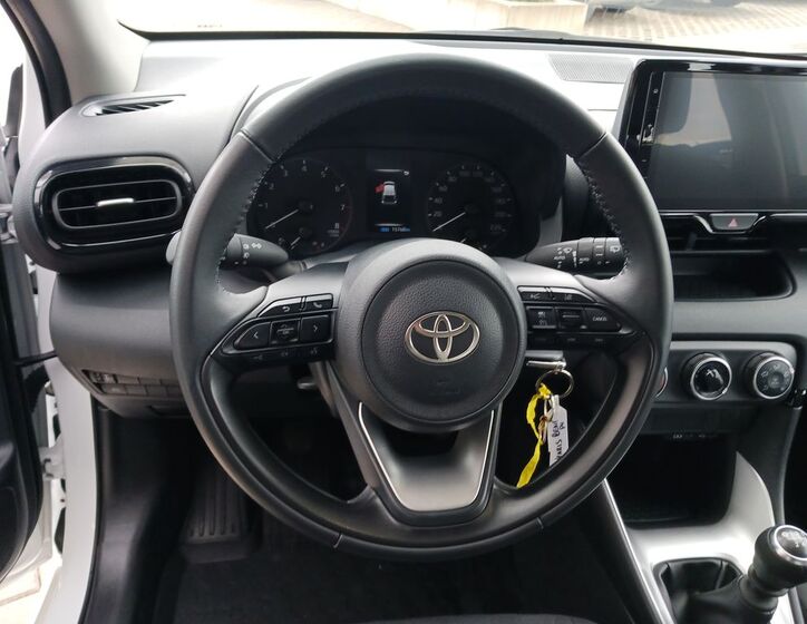 Toyota Yaris 16