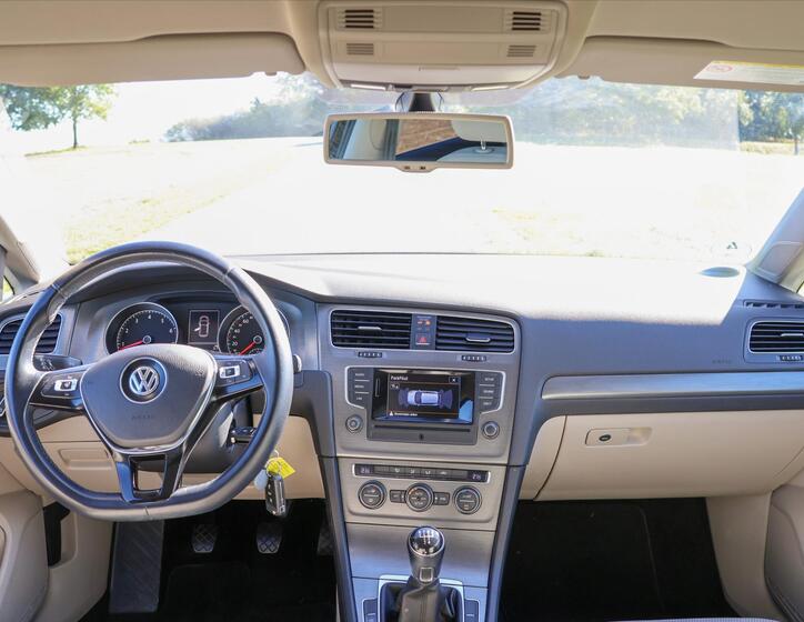 Volkswagen Golf 21