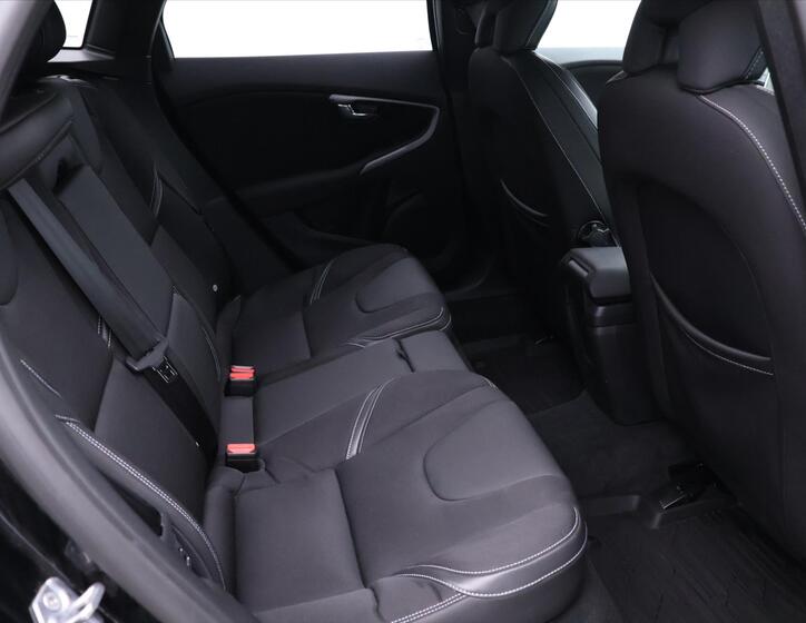 Volvo V40 14