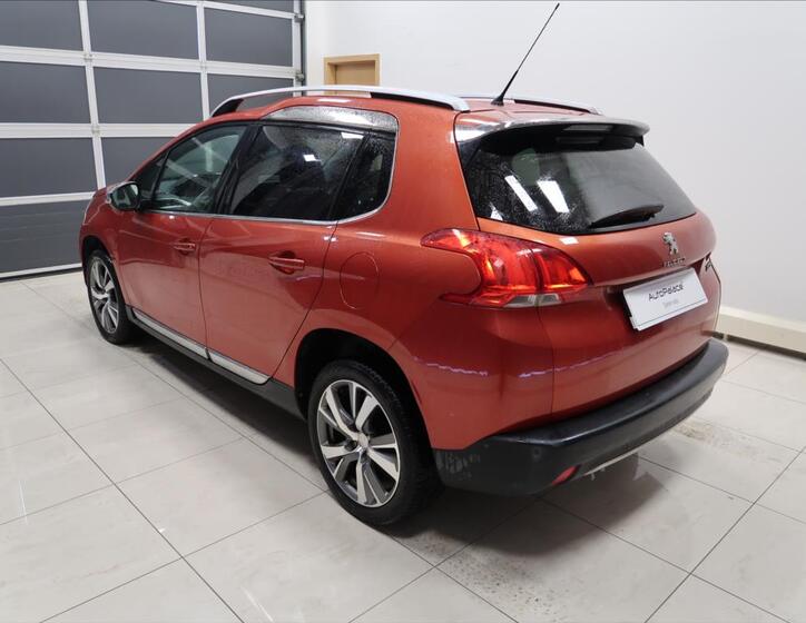 Peugeot 2008 6