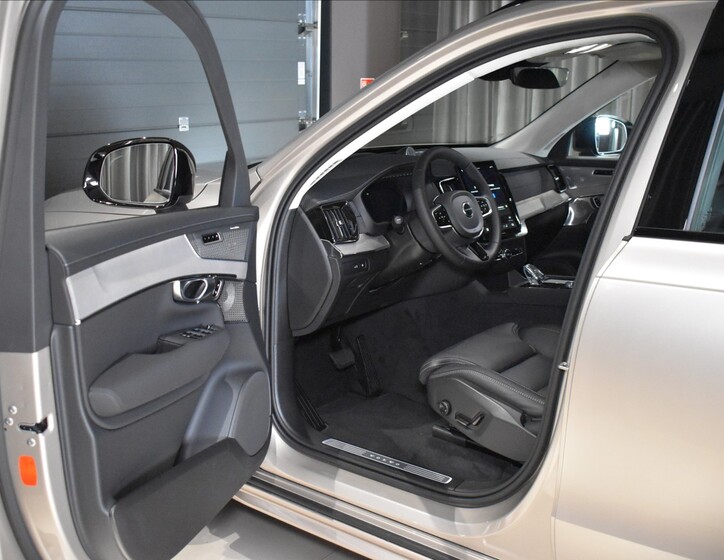 Volvo XC90 11