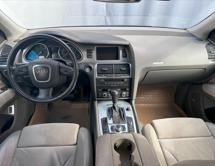 Audi Q7 16