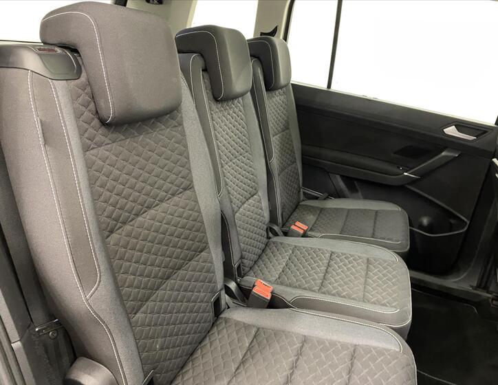 Volkswagen Touran 8