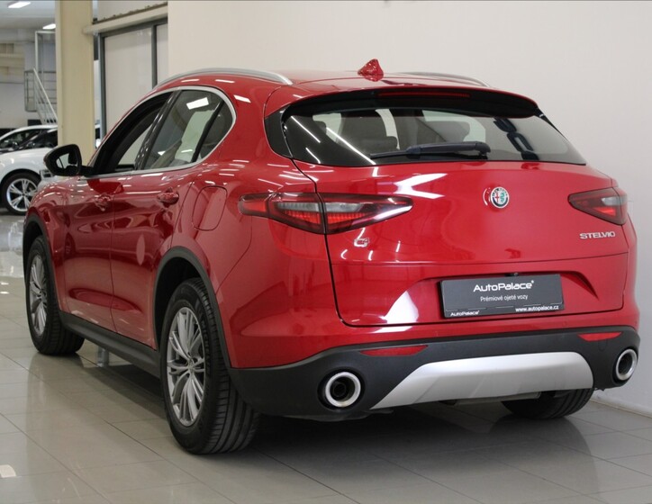 Alfa Romeo Stelvio 3