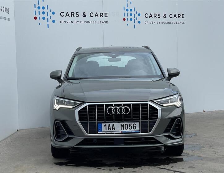 Audi Q3 22