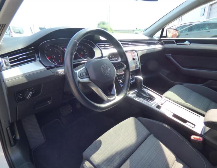 Volkswagen Passat 10
