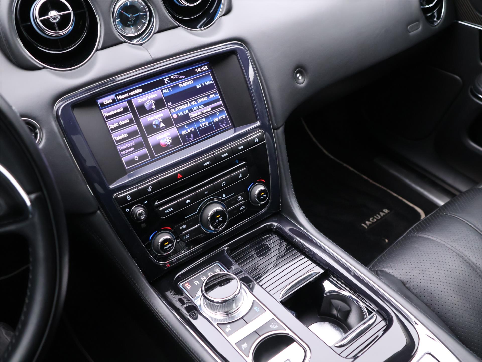 Jaguar XJ