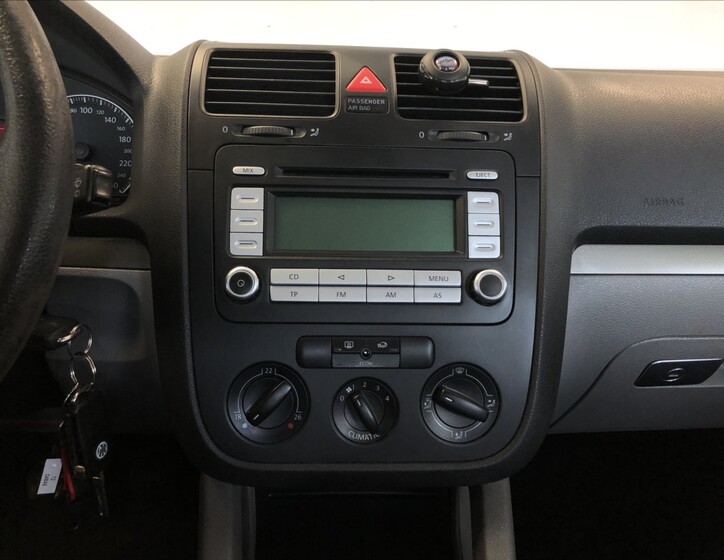 Volkswagen Golf 16