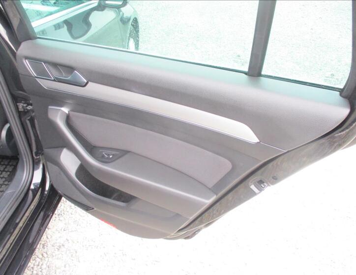 Volkswagen Passat 12