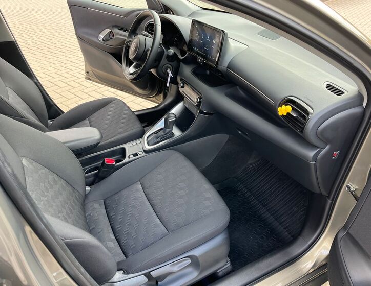 Toyota Yaris 17
