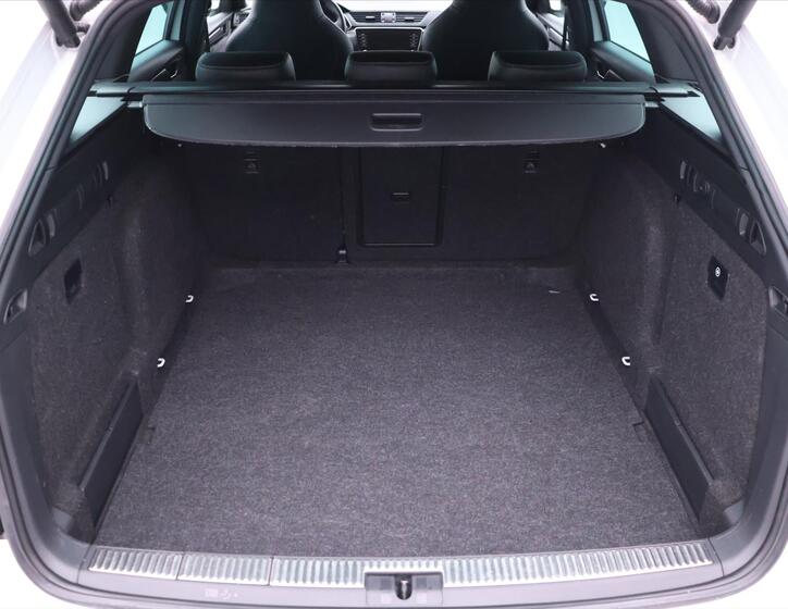 Škoda Superb 10