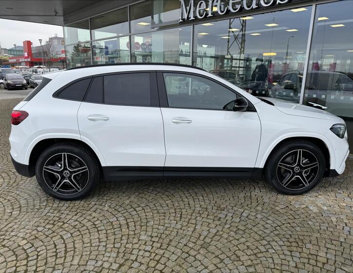 Mercedes-Benz GLA 26
