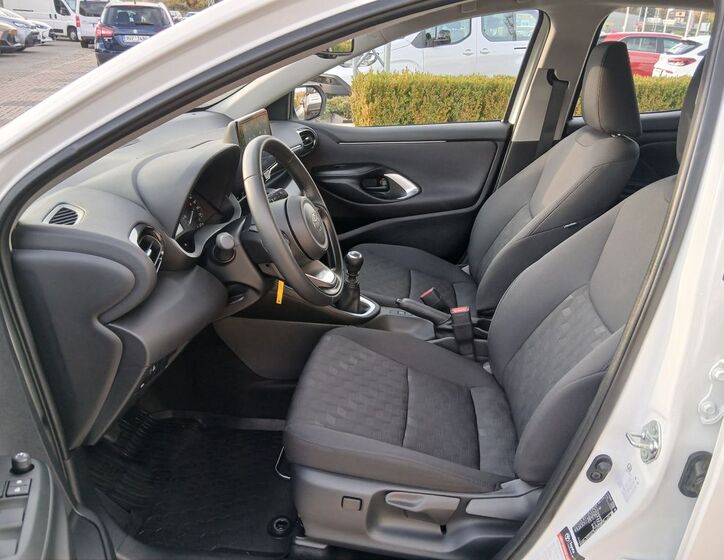 Toyota Yaris 9
