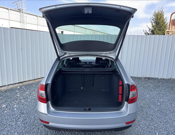 Škoda Octavia 12